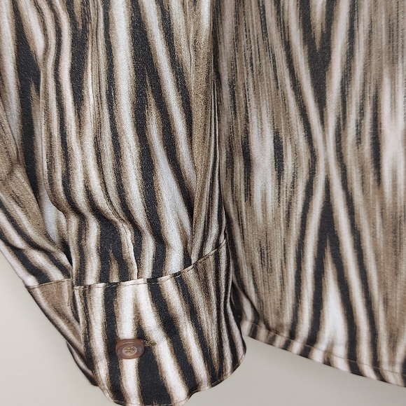 Calvin Klein blouse - Size small - Picture 9 of 9